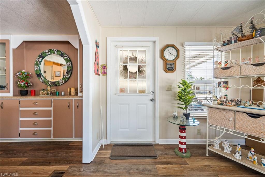 SIX LAKES COUNTRY CLUB - Residential