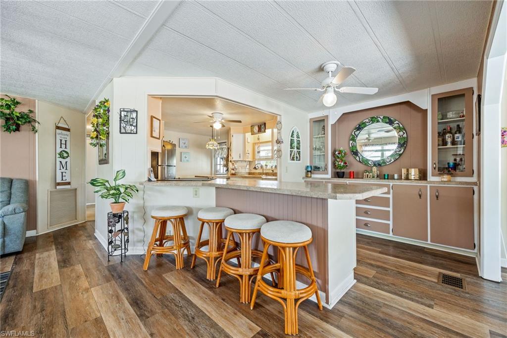 SIX LAKES COUNTRY CLUB - Residential