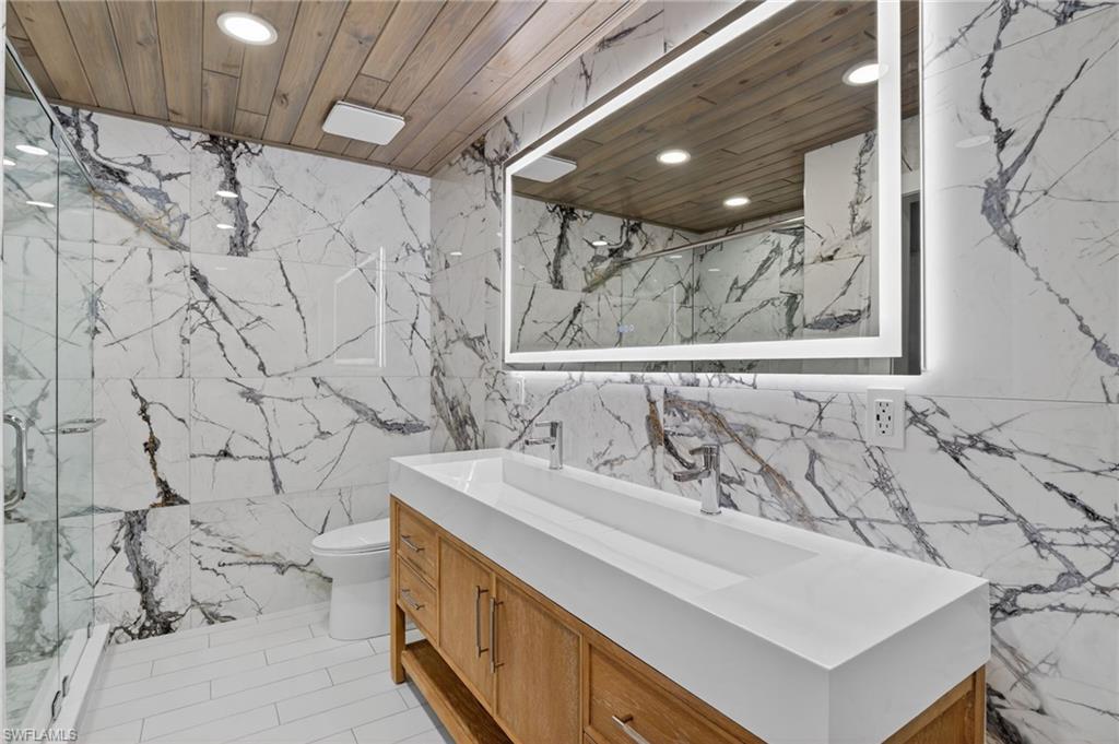 KNIGHTS BOKEELIA ISLE - Residential