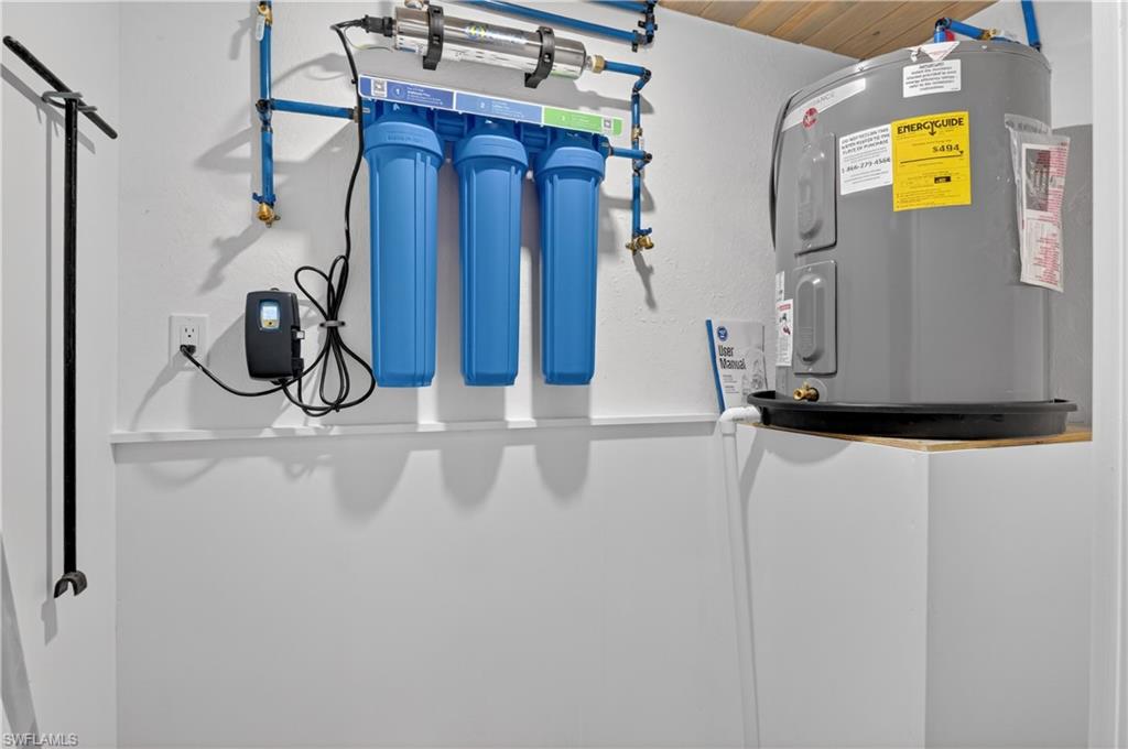 KNIGHTS BOKEELIA ISLE - Residential