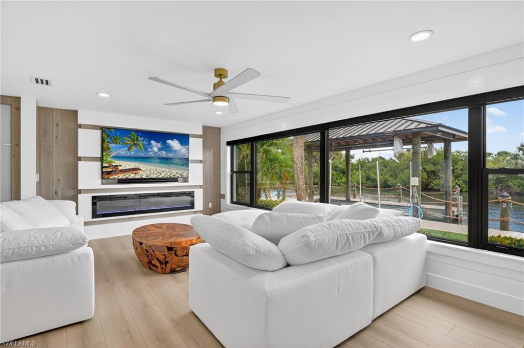 KNIGHTS BOKEELIA ISLE - Residential