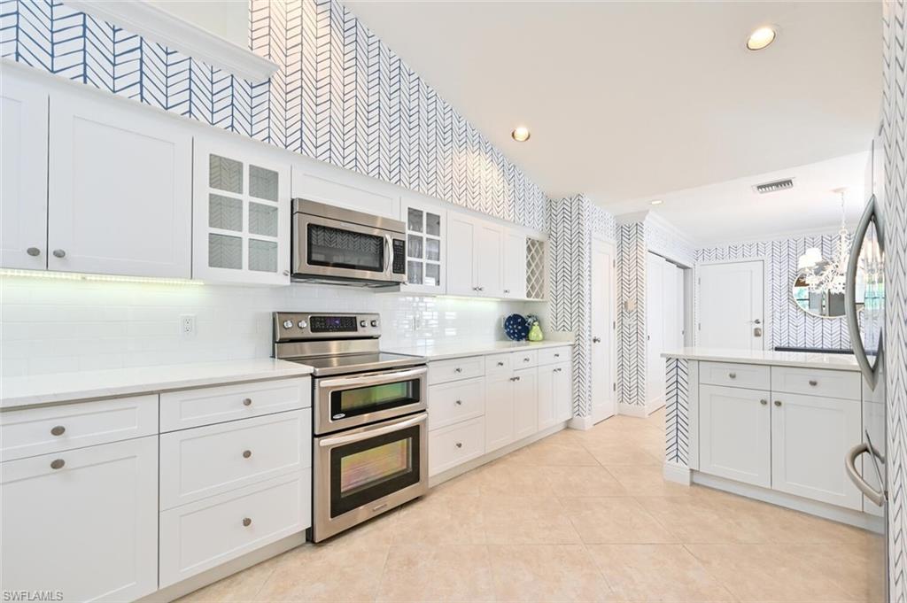 VILLAS AT PELICAN BAY - Residential Lease