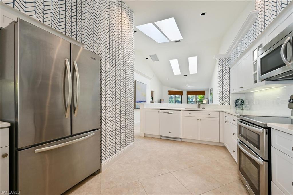 VILLAS AT PELICAN BAY - Residential Lease