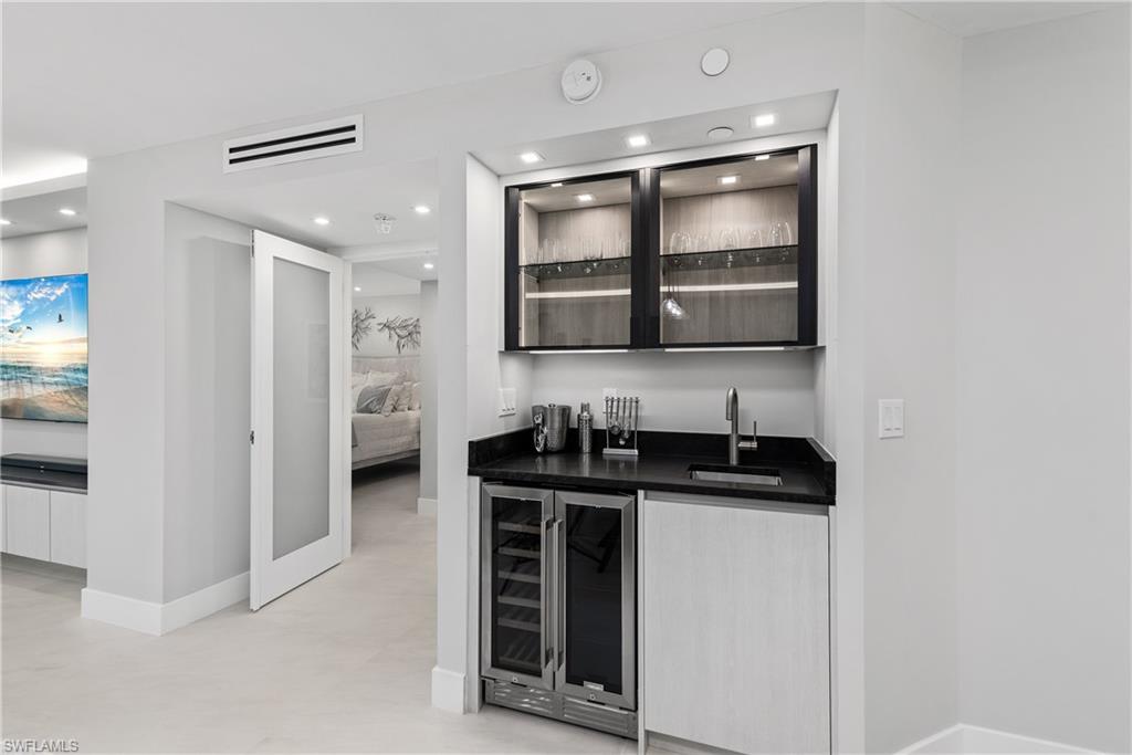 GULF BREEZE AT VANDERBILT - Residential Lease