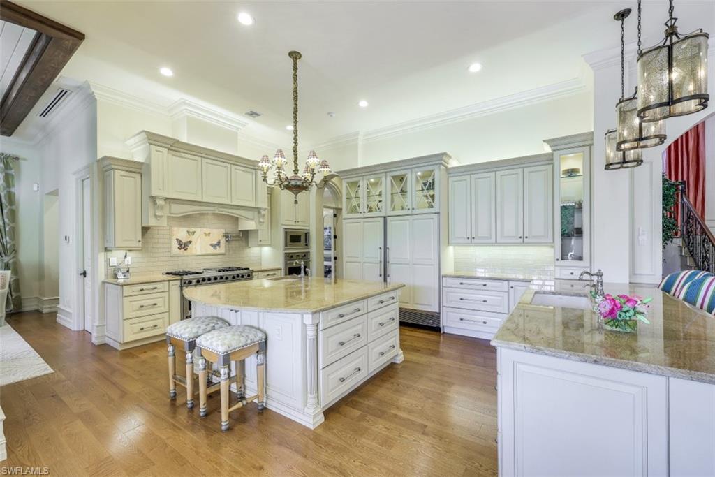 BAY COLONY SHORES - Residential