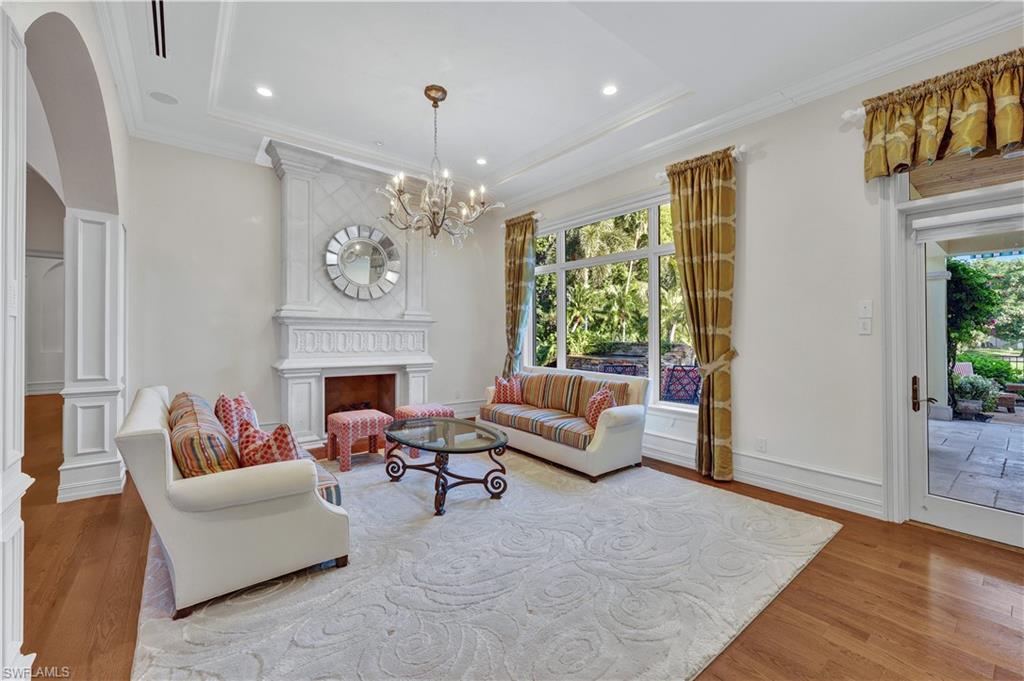 BAY COLONY SHORES - Residential