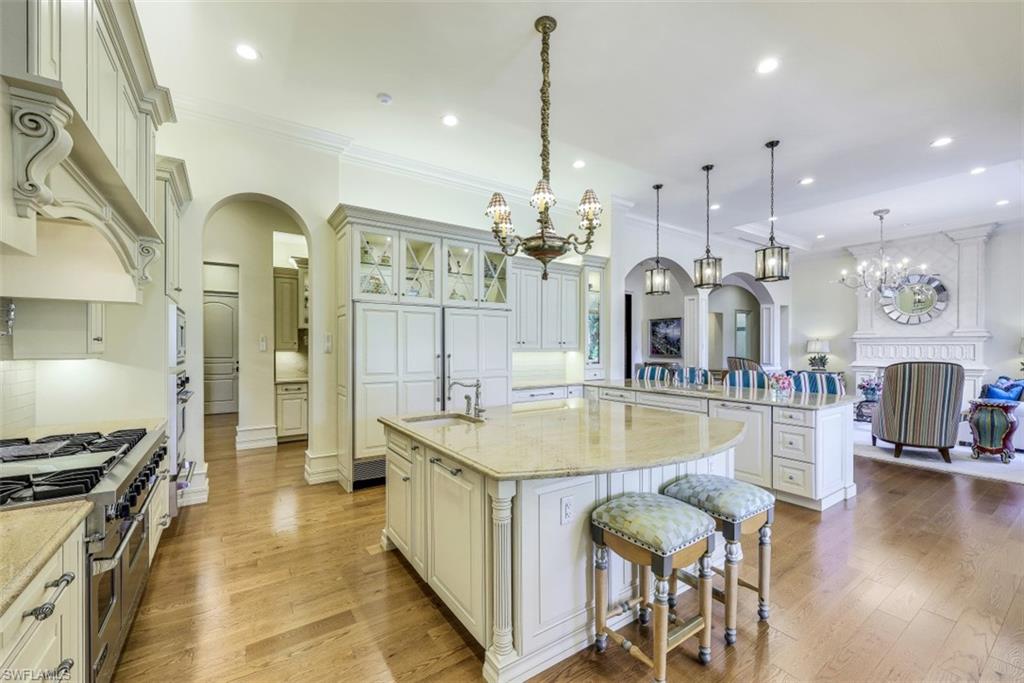 BAY COLONY SHORES - Residential