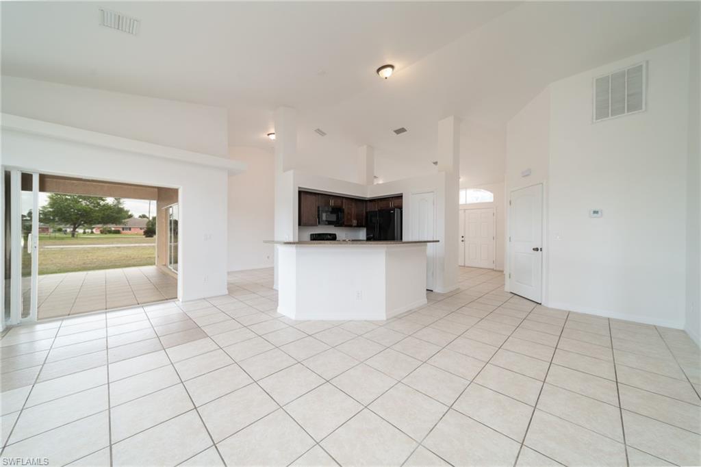 COUNTRY CLUB ESTATES - Residential