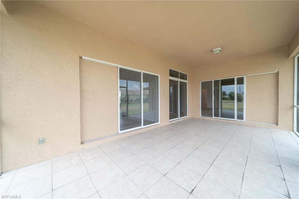 COUNTRY CLUB ESTATES - Residential