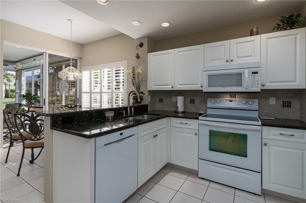 GRAND PALM VILLAGE - Residential