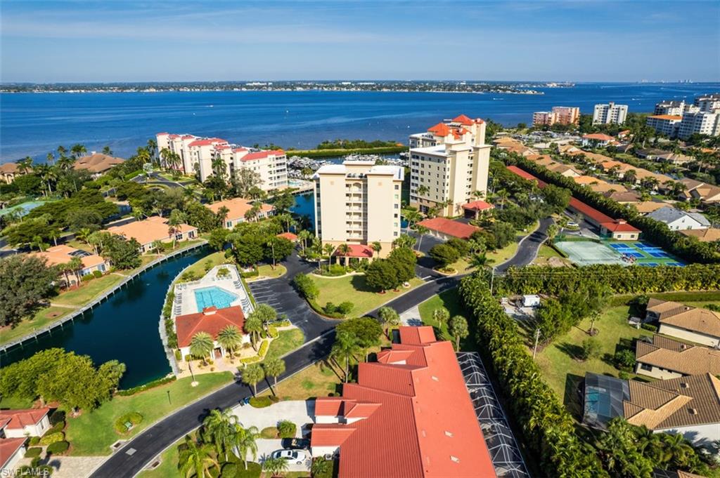 HARBOUR ISLE YACHT AND RACQUET CLUB CONDO - Residential