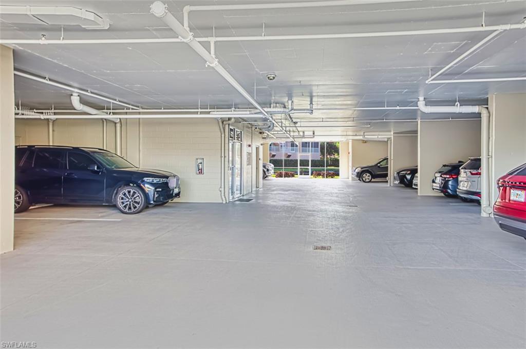 HARBOUR ISLE YACHT AND RACQUET CLUB CONDO - Residential