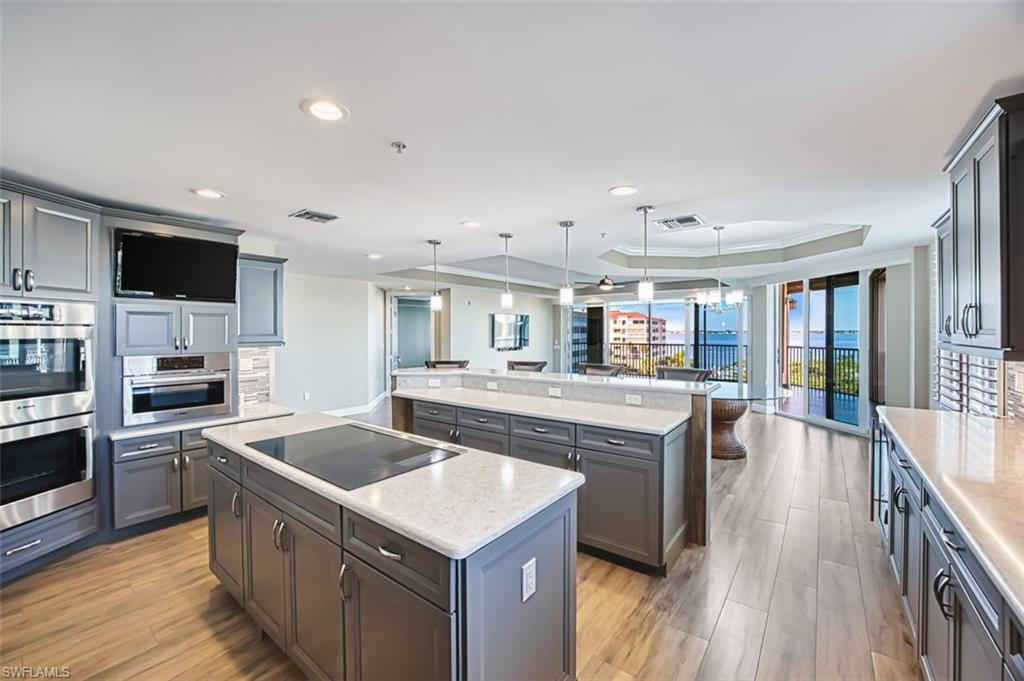 HARBOUR ISLE YACHT AND RACQUET CLUB CONDO - Residential