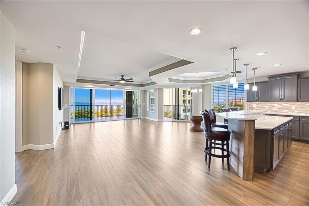 HARBOUR ISLE YACHT AND RACQUET CLUB CONDO - Residential