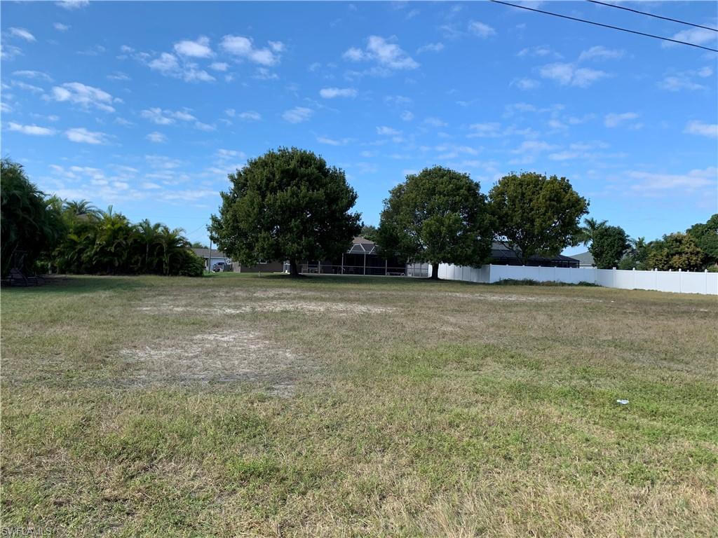 CAPE CORAL - Land