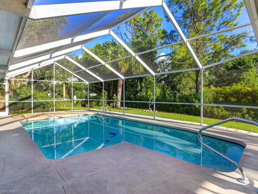 QUEENS PARK AT LAGO VERDE - Residential