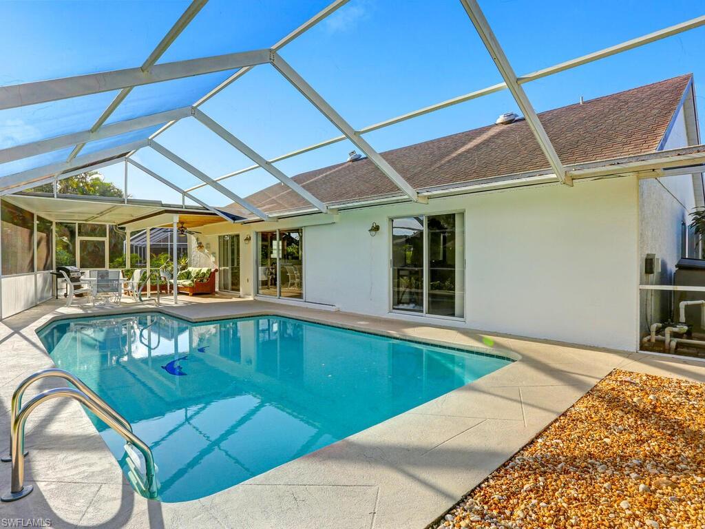 QUEENS PARK AT LAGO VERDE - Residential