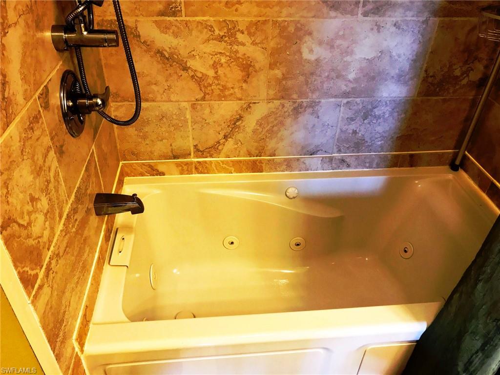 CALOOSA BAYVIEW - Residential