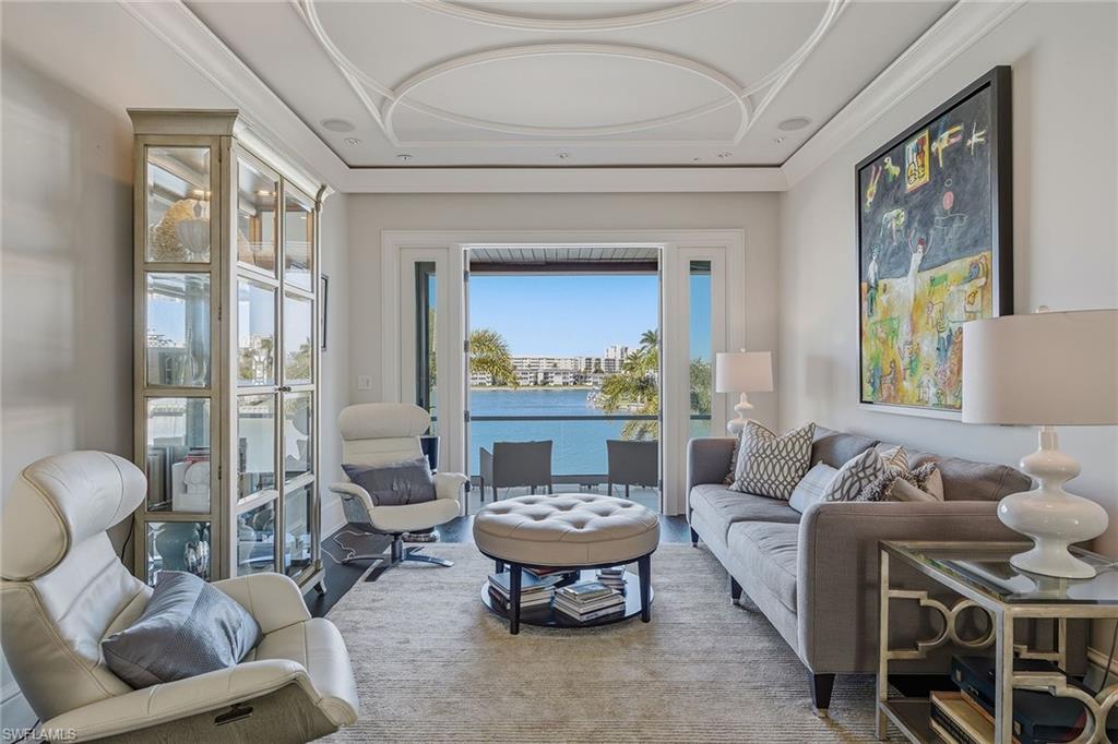 MOORINGS - Residential