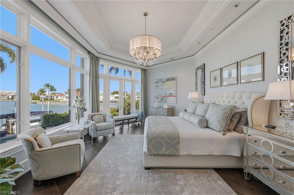 MOORINGS - Residential