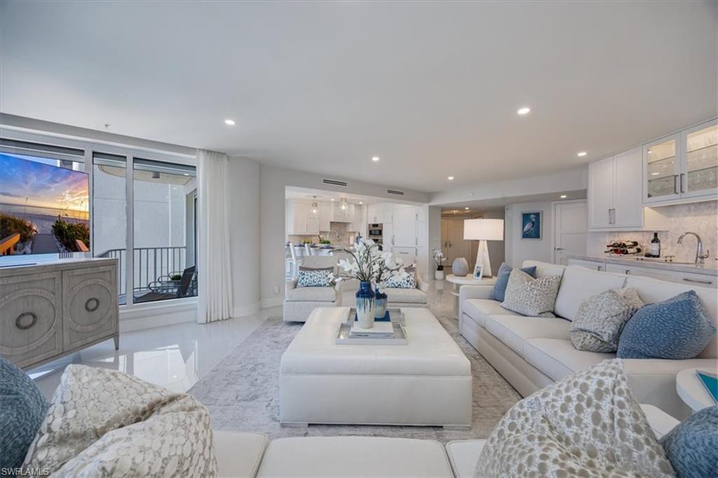 CONTESSA AT BAY COLONY - Residential