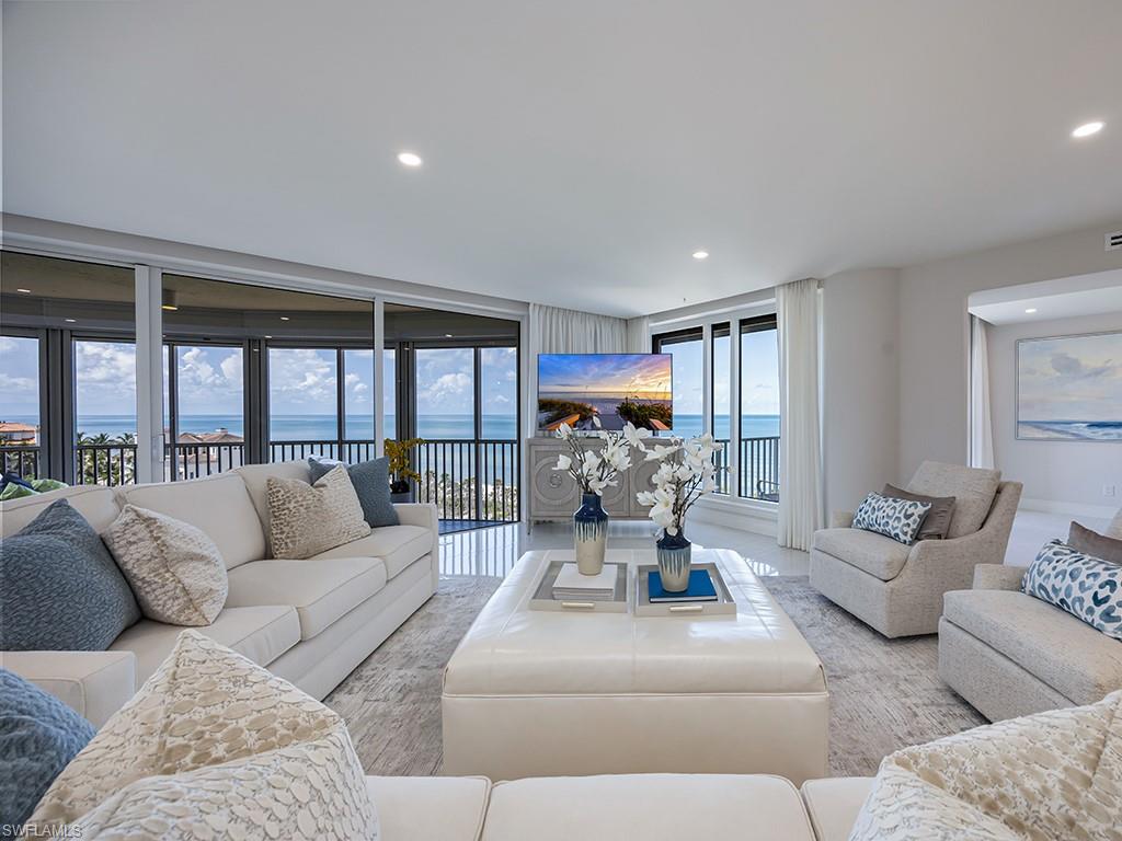 CONTESSA AT BAY COLONY - Residential