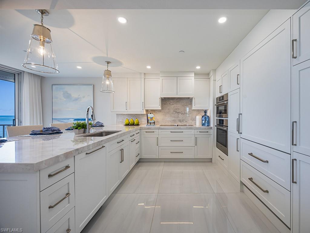 CONTESSA AT BAY COLONY - Residential