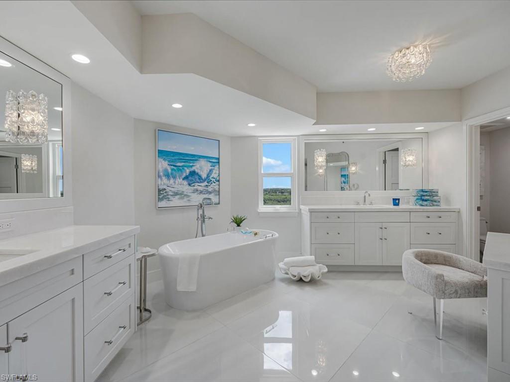 CONTESSA AT BAY COLONY - Residential