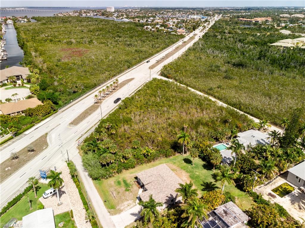 DEEP LAGOON ESTATES - Residential