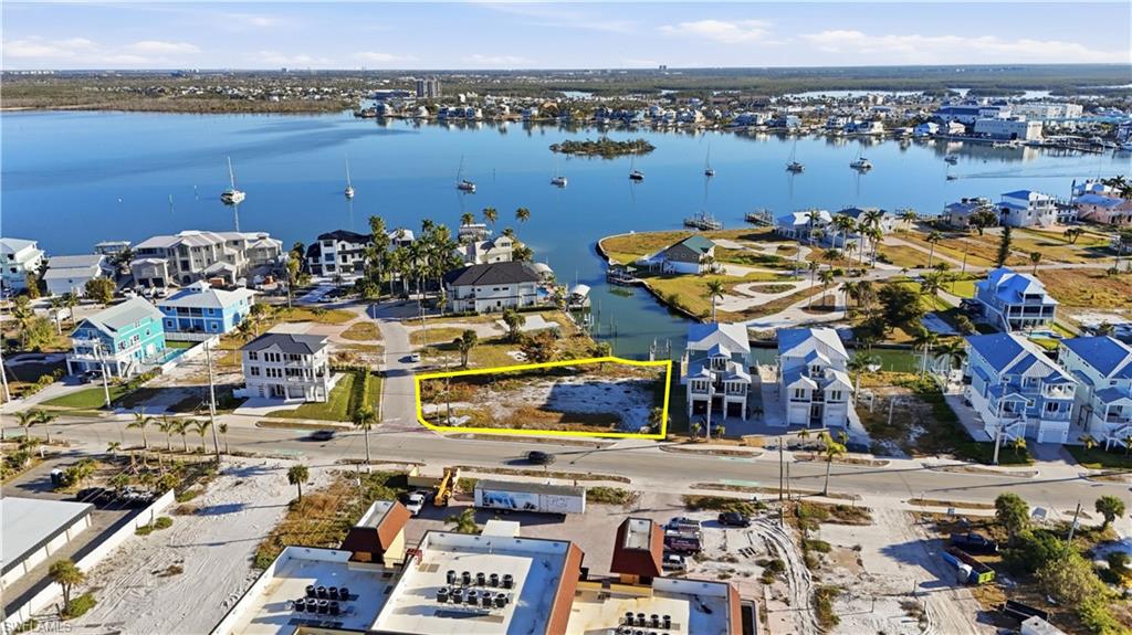 ISLAND SHORES - Land