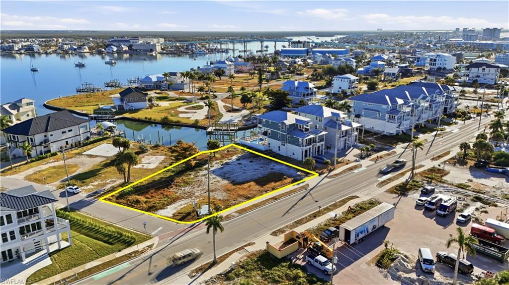 ISLAND SHORES - Land