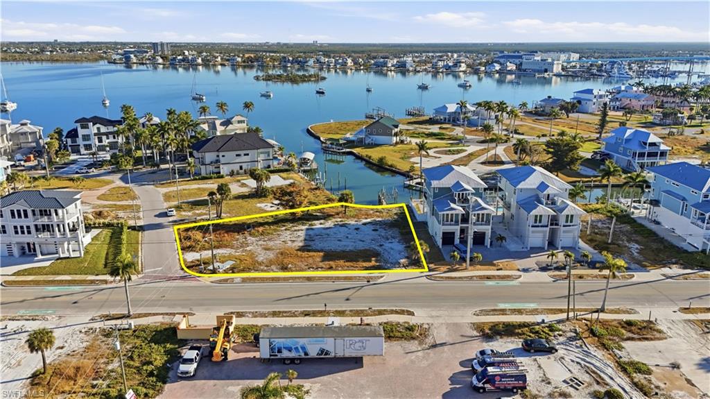 ISLAND SHORES - Land