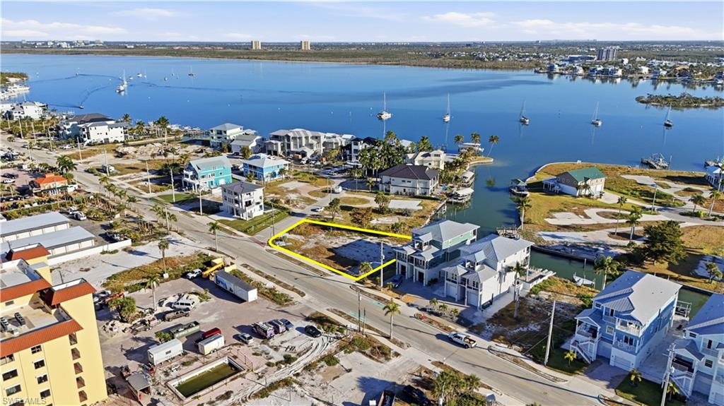 ISLAND SHORES - Land