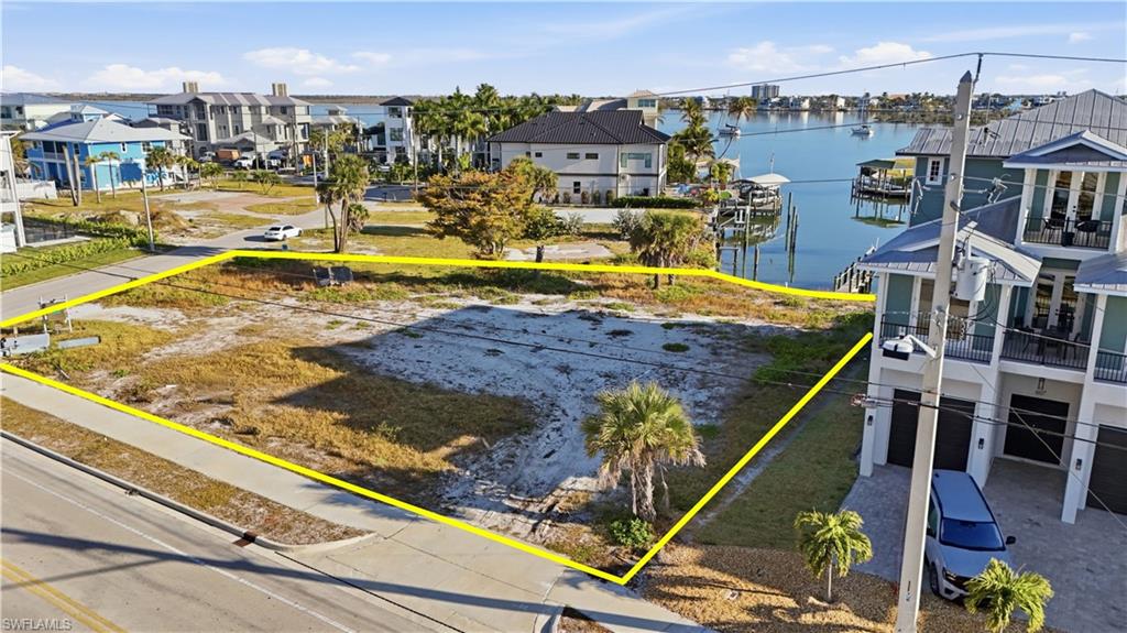 ISLAND SHORES - Land