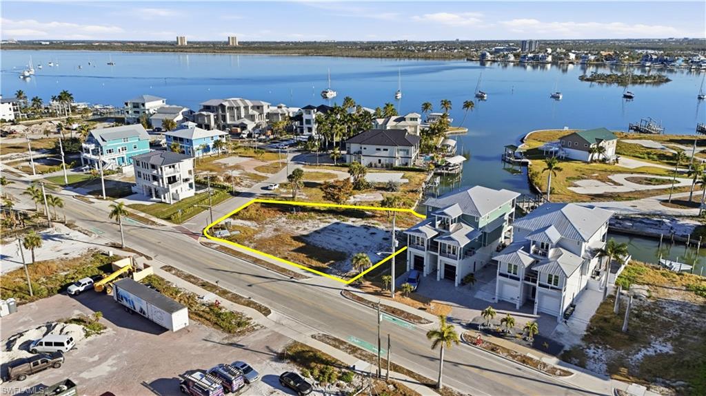 ISLAND SHORES - Land