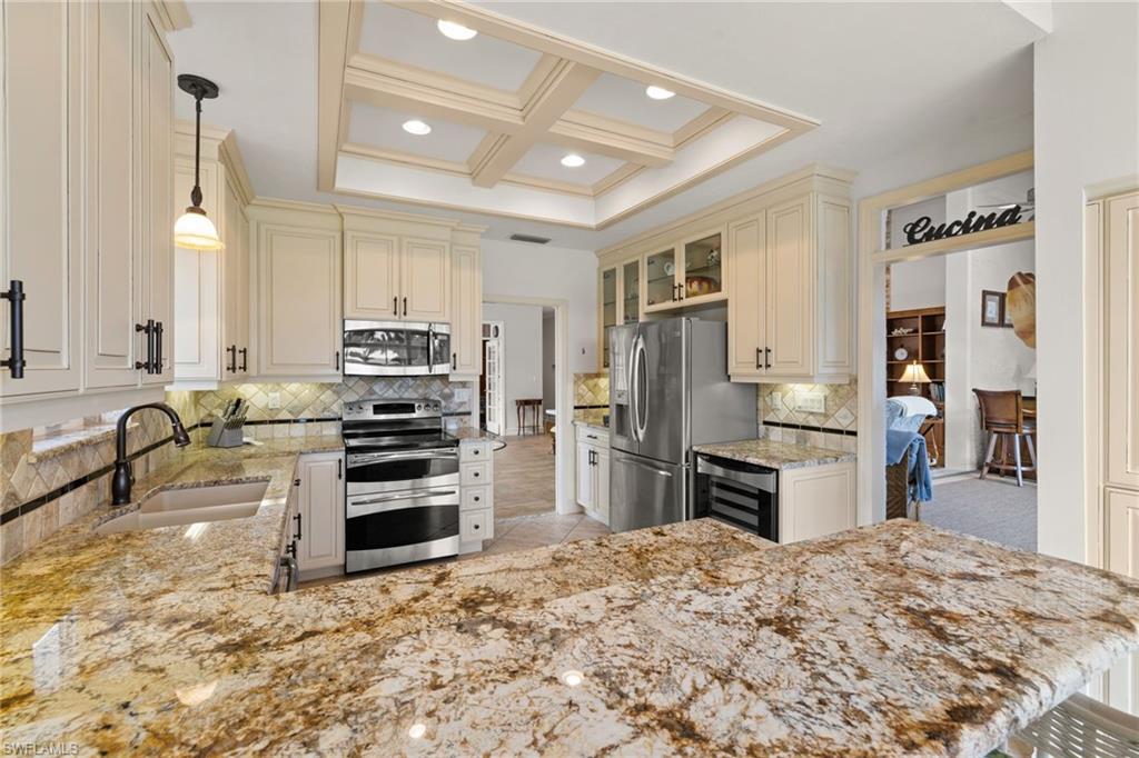 LEEWARD CAY - Residential