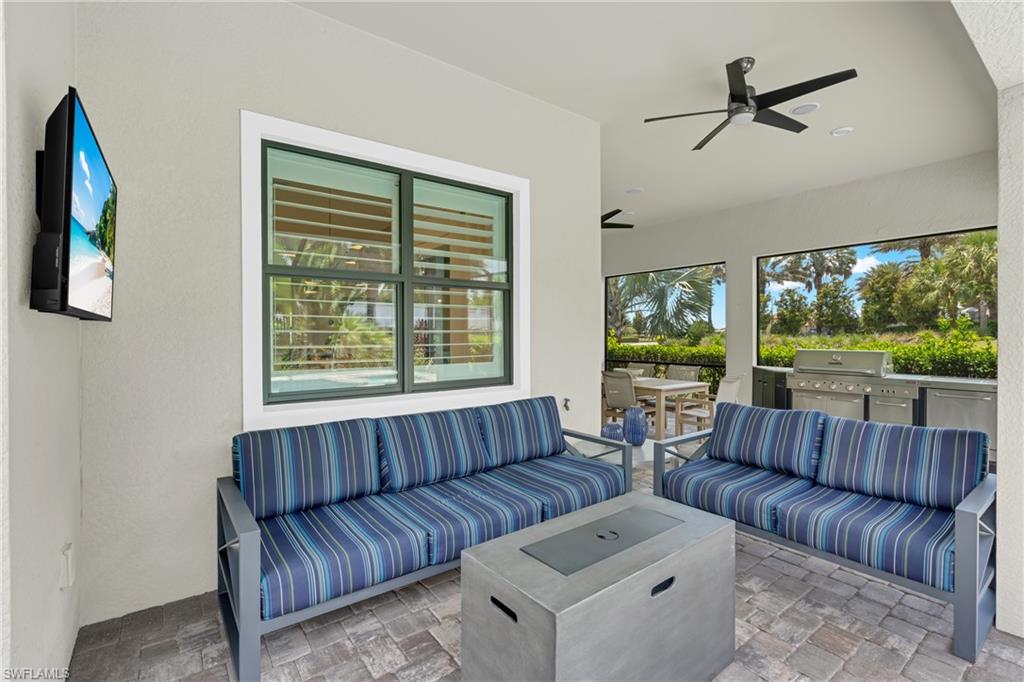 CORKSCREW SHORES - Residential
