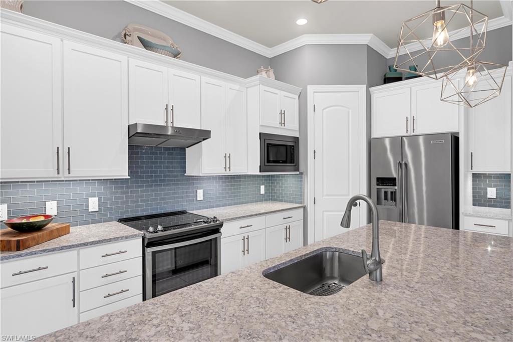 CORKSCREW SHORES - Residential