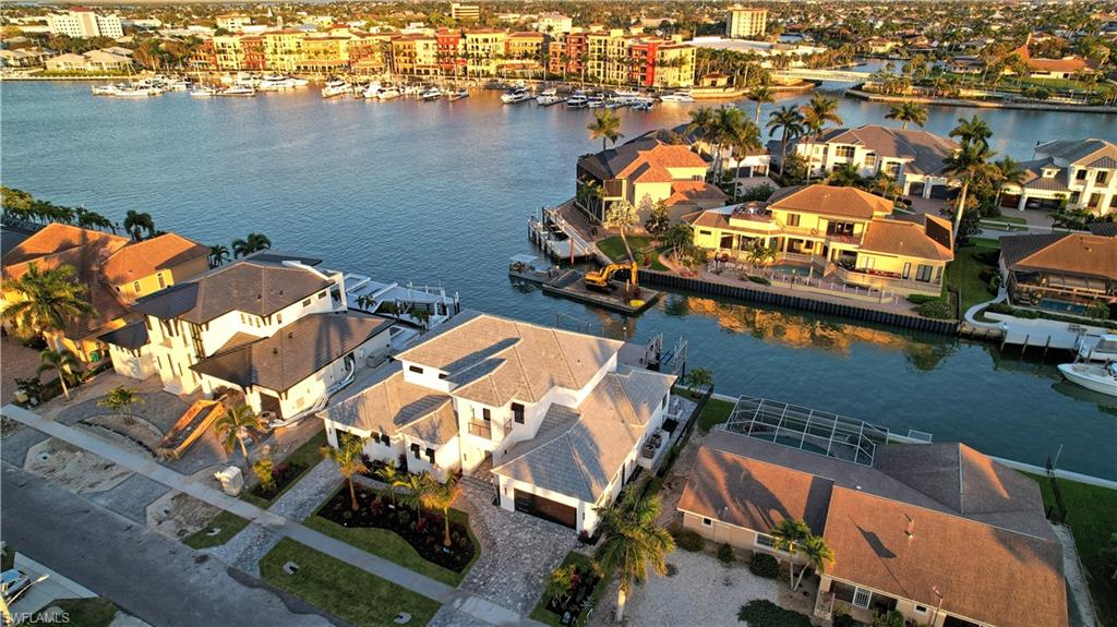 MARCO BEACH - Residential