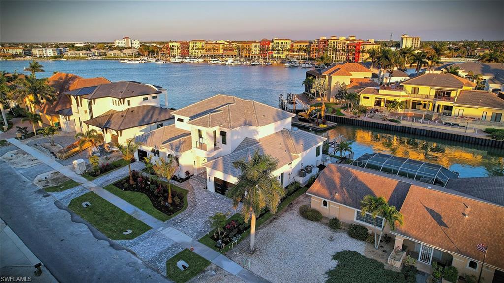 MARCO BEACH - Residential