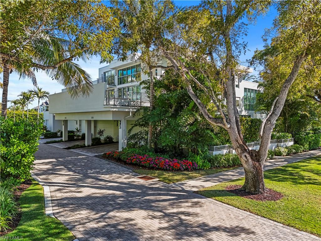 BANYAN CORNERS - Residential