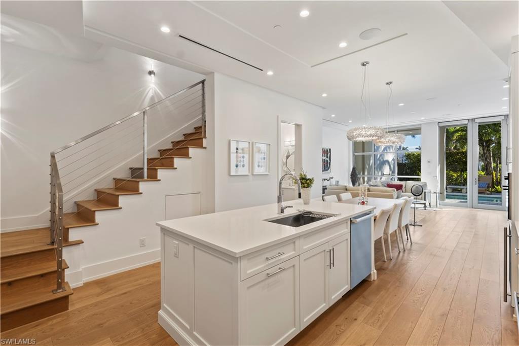 BANYAN CORNERS - Residential