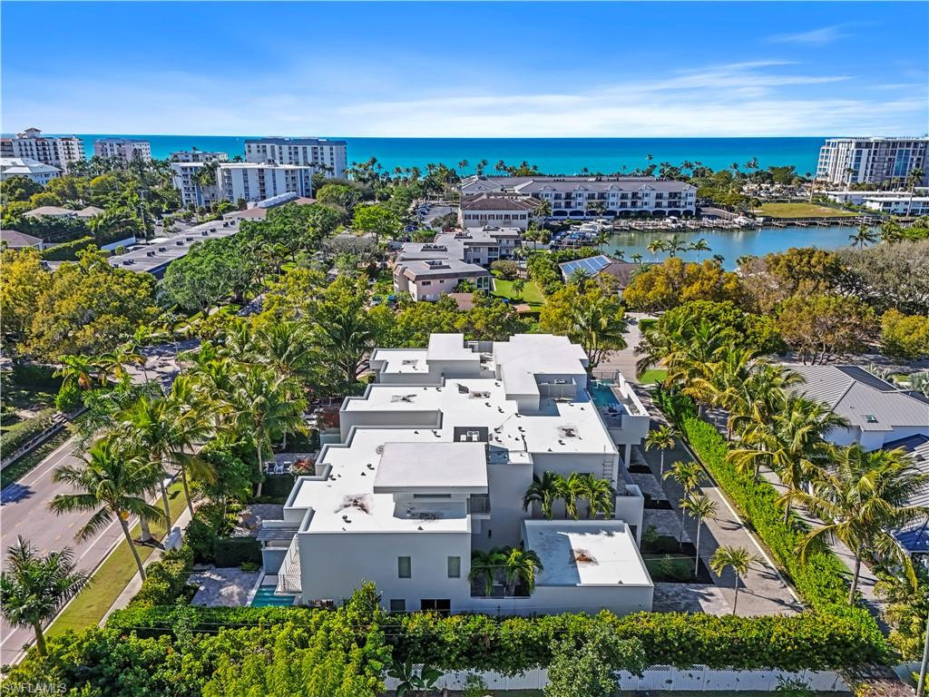 BANYAN CORNERS - Residential