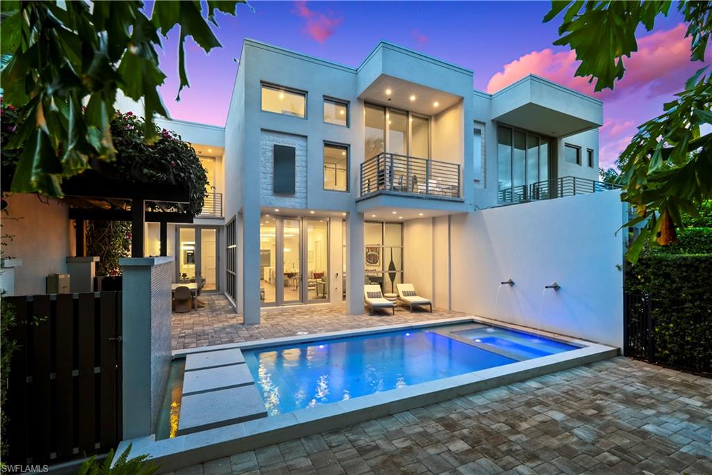 BANYAN CORNERS - Residential