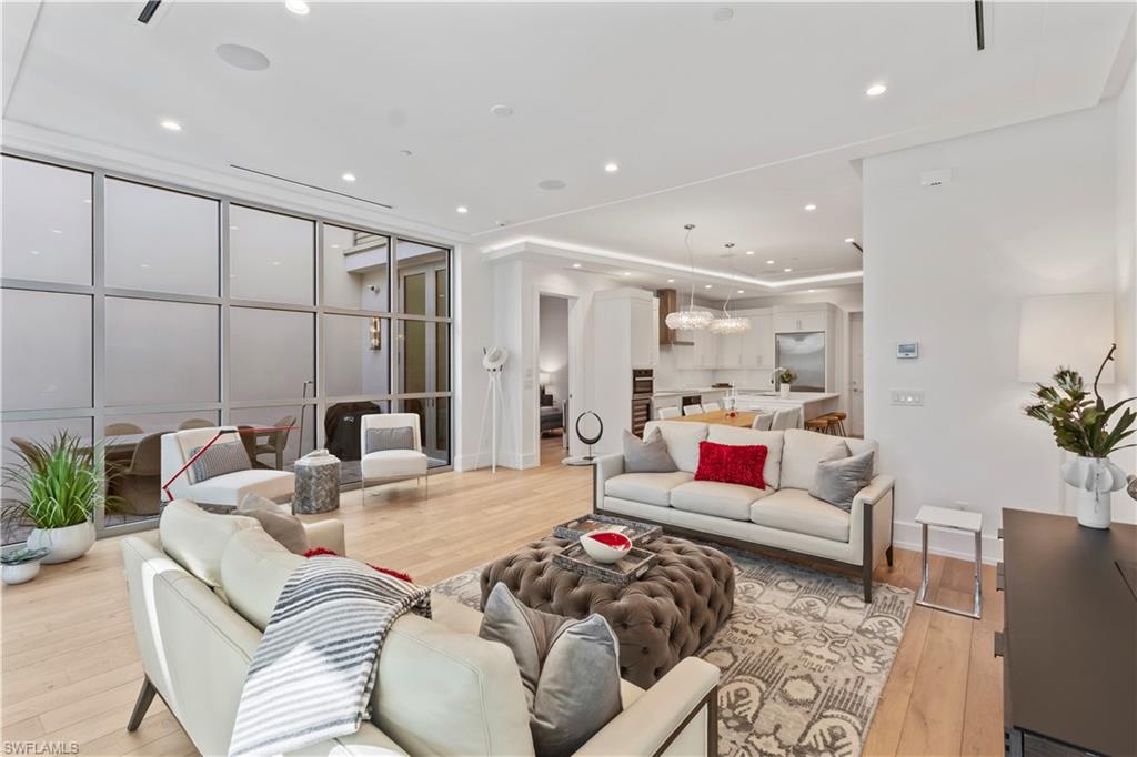 BANYAN CORNERS - Residential