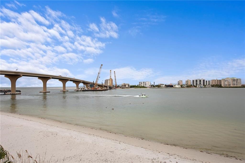 LOVERS KEY BEACH CLUB - Residential