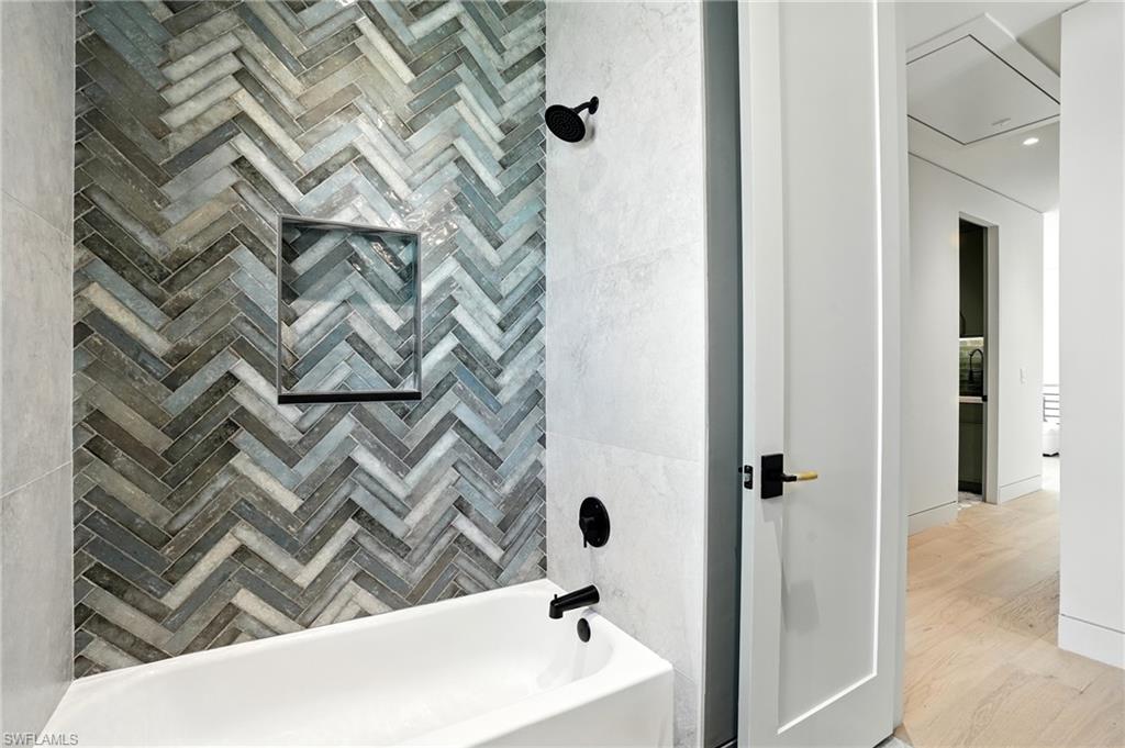 MCPHIE PARK - Residential