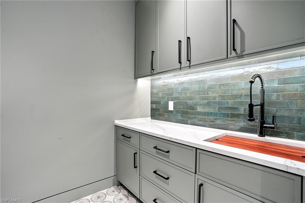 MCPHIE PARK - Residential