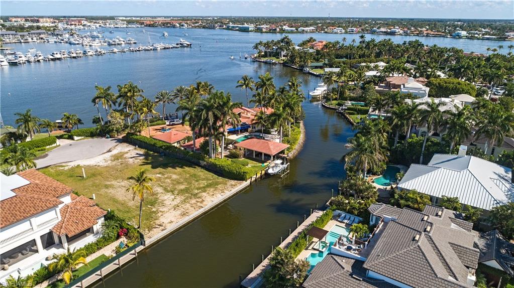 AQUALANE SHORES - Residential