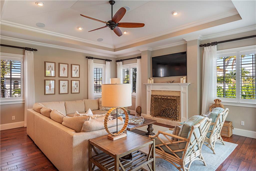 AQUALANE SHORES - Residential